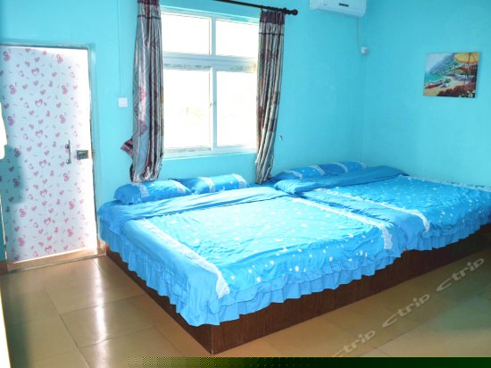 阳台四人家庭房