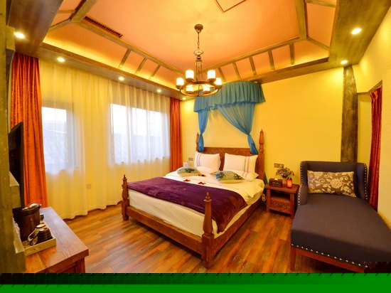 爱尚院尊享时光奢华园景大床房