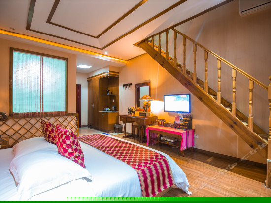 主题阁楼家庭套房