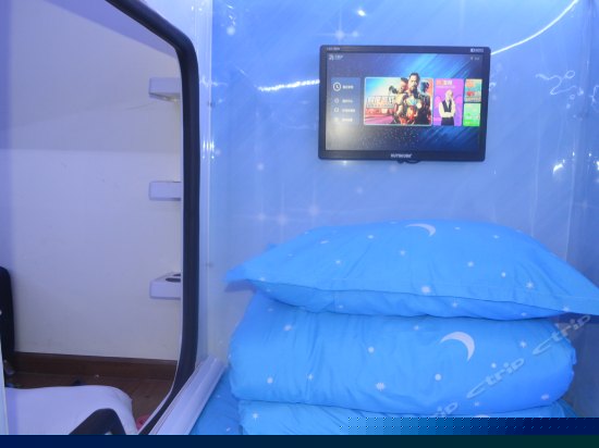 四人间豪华舱（床位房）