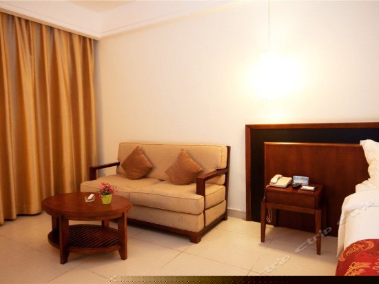 华灯市景大床房