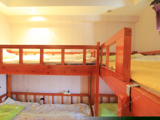 星空四人间（床位）