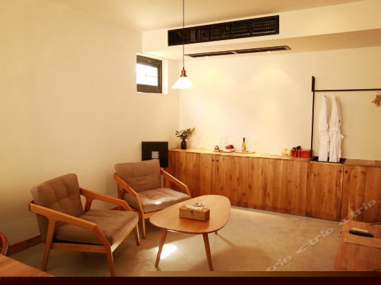 花园汤池情侣房