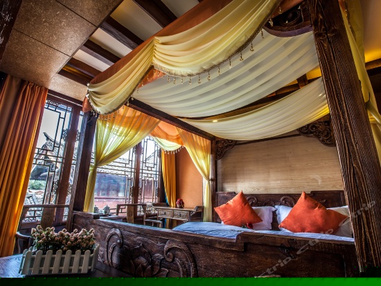 街景古典大床房