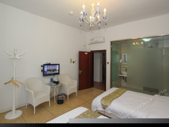 现代简约风格家庭房