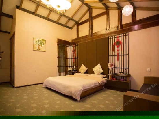 蜜月豪华大床房