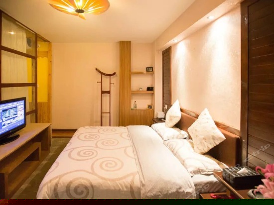 园林景观大床房