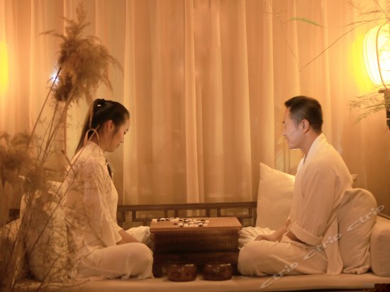 伊人小筑（临湖套间）