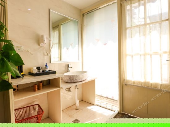 闲庭望月别院(独栋复式带独立庭院套房)