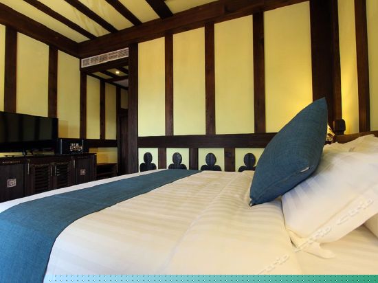 泳池海景双人房