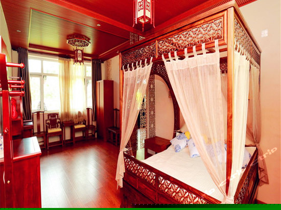 豪华大床房