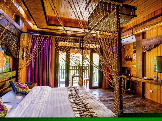 豪华风情大床房