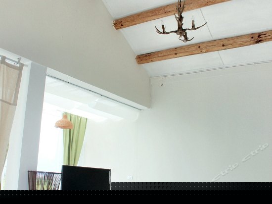 三层豪华海景浴缸大床房304