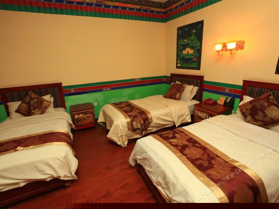 豪华藏式三人间