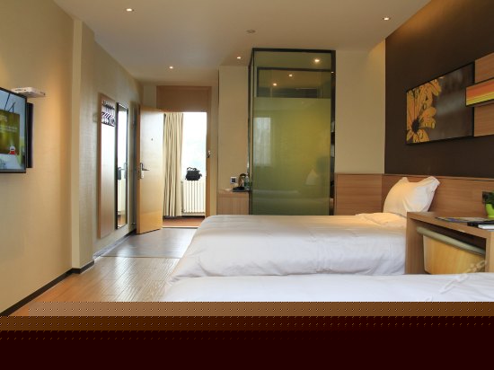 iu Bigger（B格双床间）