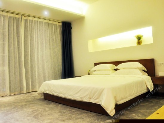 木心, 豪华大床房