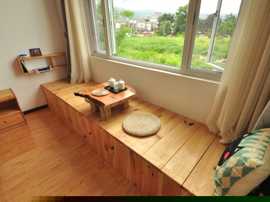 观景飘窗大床房