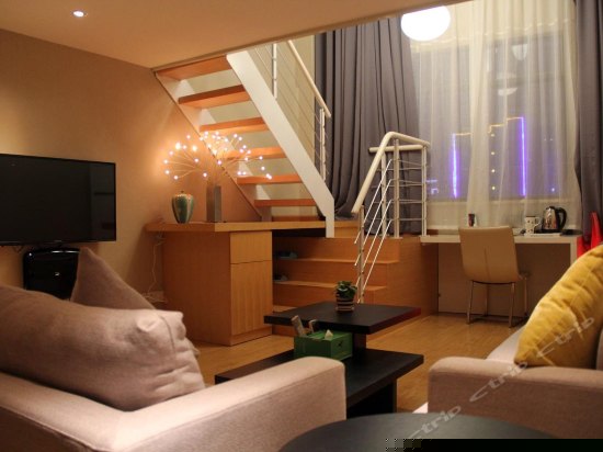 颐嘉酒店复式大床房