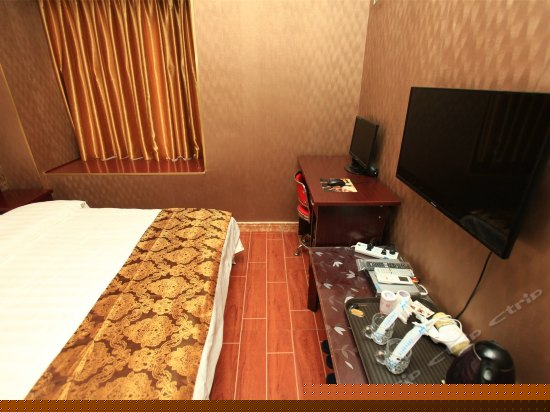 豪华电脑大床房