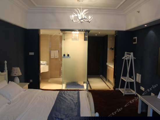 悟空哥特大床房