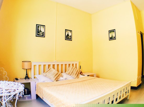 埃菲尔庭院大床房