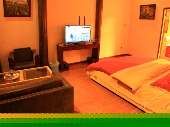 二楼豪华欧式大床房