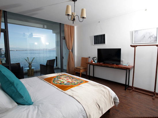 180度一线海景海上豪华大床房
