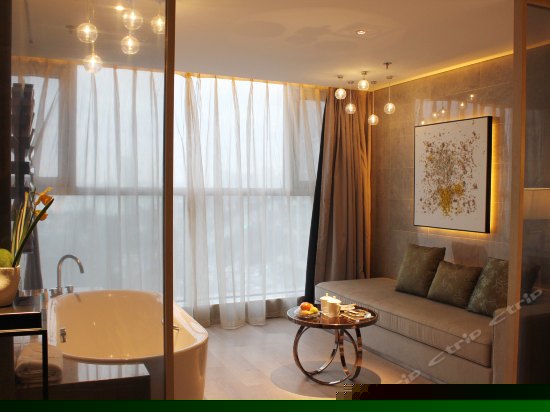 商务海景大床房