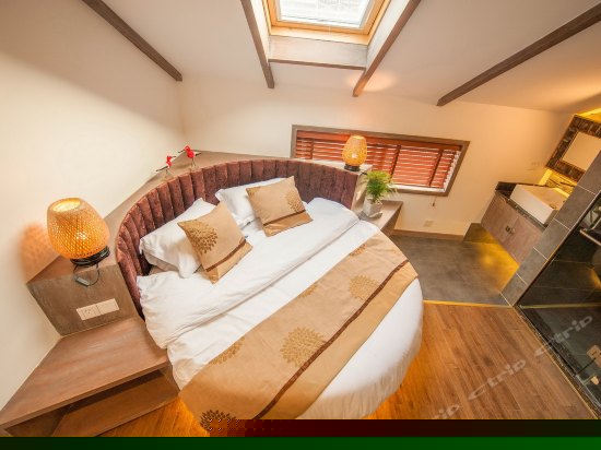 浪漫星空圆床房（306）