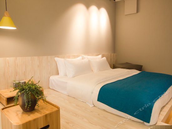 90°榻榻米影音房