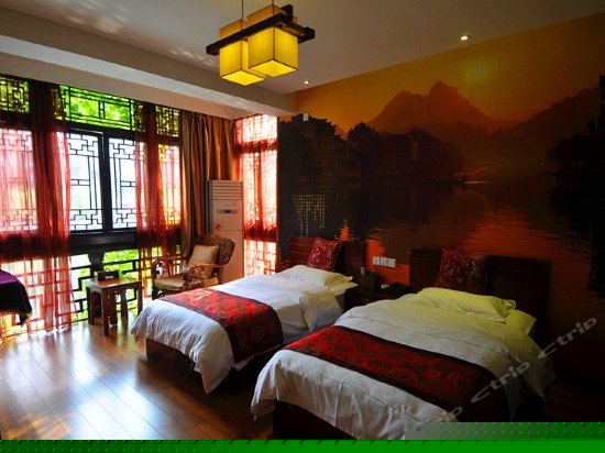 临河观景标准间