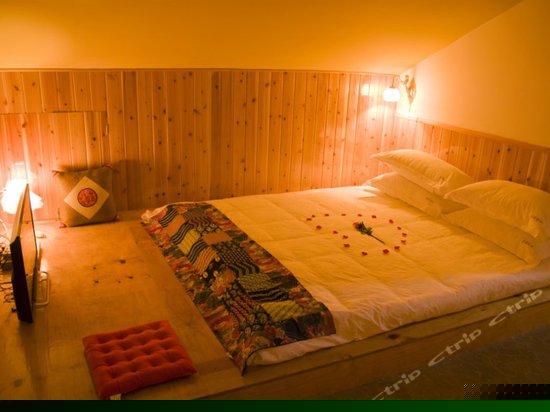 榻榻米空调家庭套房