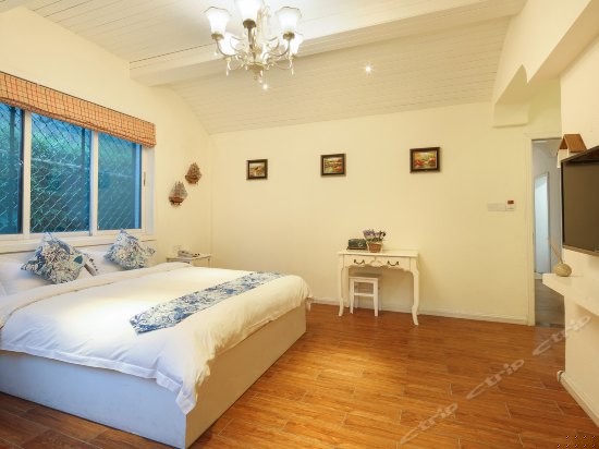 纷彩世界大床房