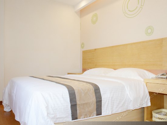 1.8米床特惠大床房(无窗)