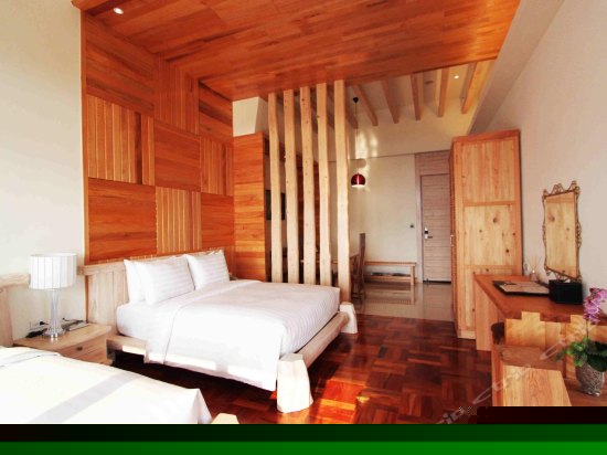 星光豪华四人房