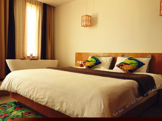 豪华山景大床房