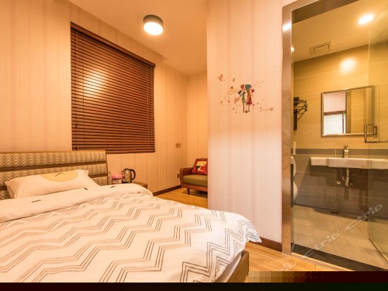 二号院欢乐亲子影院大套房