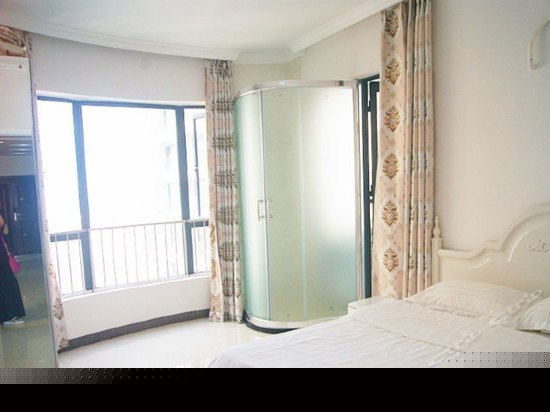 精装园景三房两厅双阳台套房