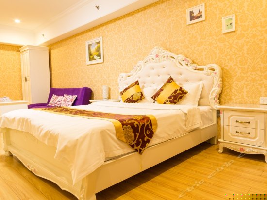 欧式情侣大床房