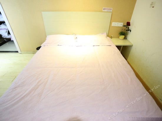 大床房(无窗)