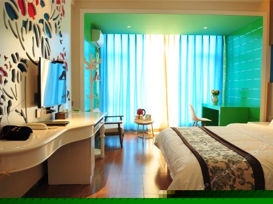 荷兰郁金香山景大床房