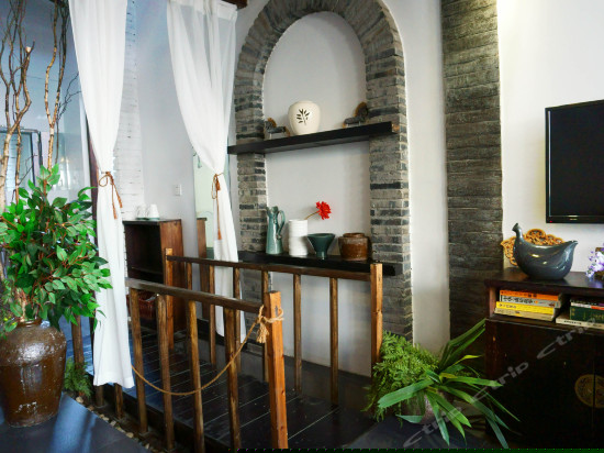 落雨闲别院（一分店独栋复式套房临院）