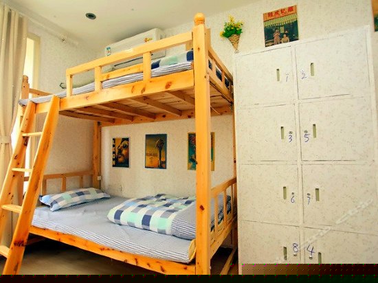 男生观景独卫八人间（床位房）