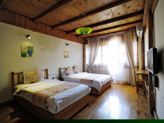 木青漪双标家庭房(山景)