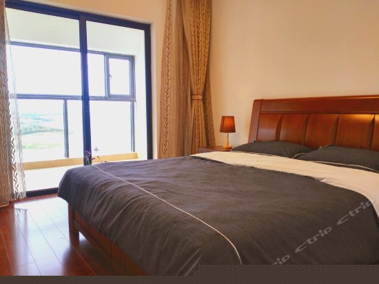 普罗旺斯薰衣草主题180度海景三居室套房