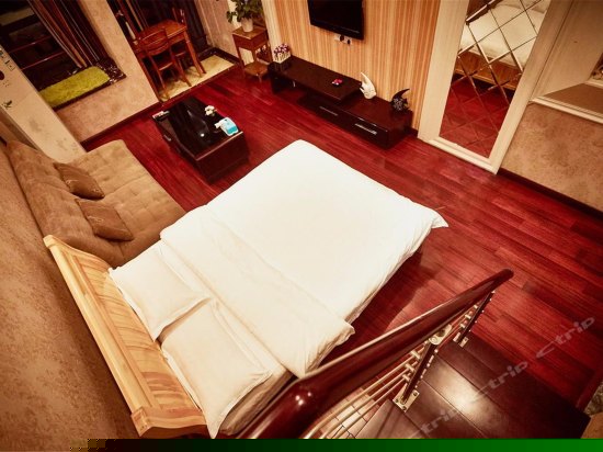 复式豪华双床房