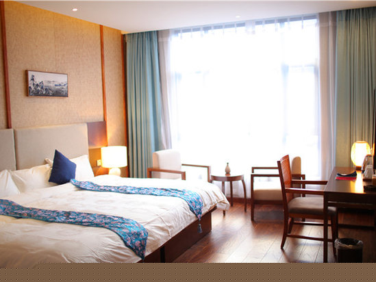 舒适山景大床房