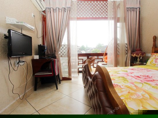 临江阳台大床房