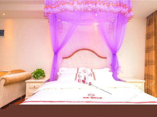 城景精品大床房