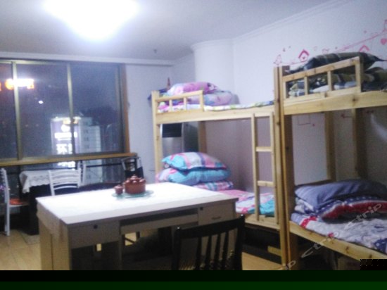 女生十人房（床位）